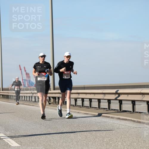 03.10.2025 - Köhlbrandbrückenlauf Yannick Fuchs http://msf.ph/oto/9193898 03.10.2025 12:17:56 Position 3 5136 meine-sportfotos.de