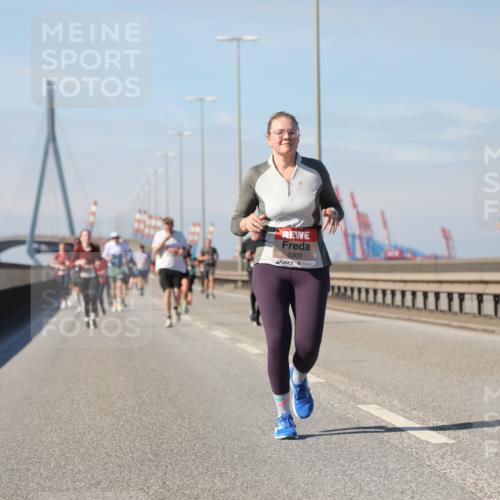 03.10.2025 - Köhlbrandbrückenlauf Yannick Fuchs http://msf.ph/oto/9193912 03.10.2025 11:55:52 Position 3 5309, 4692 meine-sportfotos.de