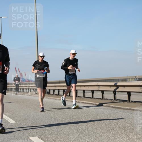 03.10.2025 - Köhlbrandbrückenlauf Yannick Fuchs http://msf.ph/oto/9193913 03.10.2025 12:17:58 Position 3 5136 meine-sportfotos.de