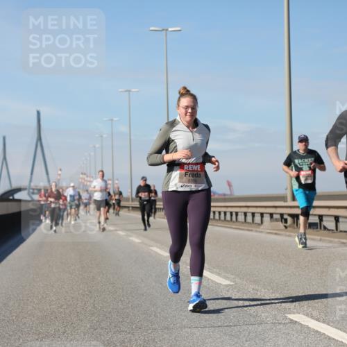 03.10.2025 - Köhlbrandbrückenlauf Yannick Fuchs http://msf.ph/oto/9193917 03.10.2025 11:55:53 Position 3 5309, 4692 meine-sportfotos.de