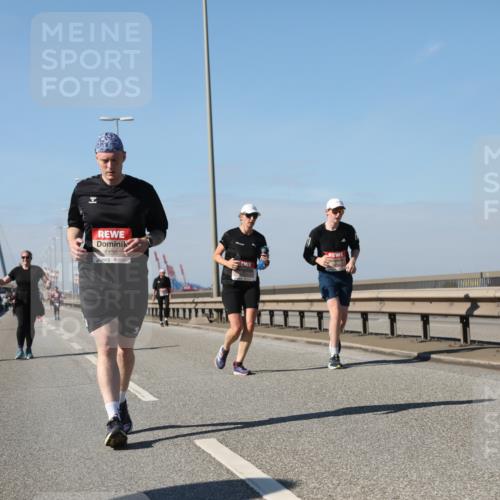03.10.2025 - Köhlbrandbrückenlauf Yannick Fuchs http://msf.ph/oto/9193922 03.10.2025 12:17:58 Position 3 5136 meine-sportfotos.de