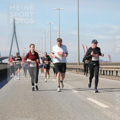 03.10.2025 - Köhlbrandbrückenlauf Yannick Fuchs http://msf.ph/oto/9193924 03.10.2025 11:55:57 Position 3 6125, 6810 meine-sportfotos.de