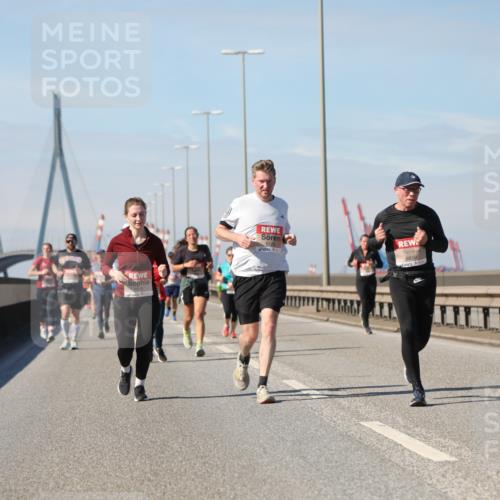 03.10.2025 - Köhlbrandbrückenlauf Yannick Fuchs http://msf.ph/oto/9193931 03.10.2025 11:55:58 Position 3 6810 meine-sportfotos.de