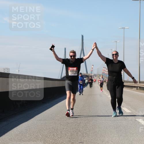 03.10.2025 - Köhlbrandbrückenlauf Yannick Fuchs http://msf.ph/oto/9193939 03.10.2025 12:18:00 Position 3 5375 meine-sportfotos.de