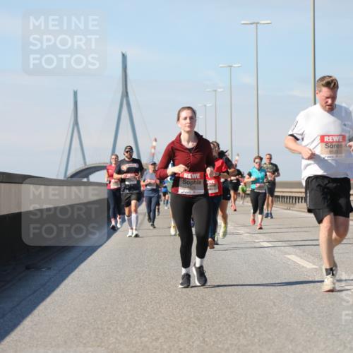 03.10.2025 - Köhlbrandbrückenlauf Yannick Fuchs http://msf.ph/oto/9193940 03.10.2025 11:55:59 Position 3 5078, 6125 meine-sportfotos.de