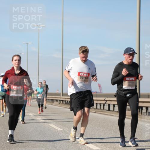 03.10.2025 - Köhlbrandbrückenlauf Yannick Fuchs http://msf.ph/oto/9193942 03.10.2025 11:55:59 Position 3 5078, 6125, 6810 meine-sportfotos.de
