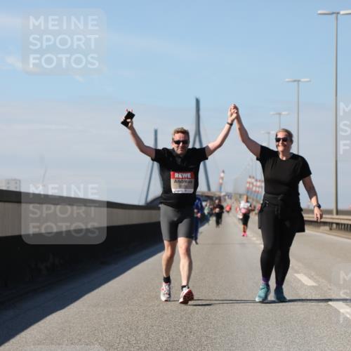 03.10.2025 - Köhlbrandbrückenlauf Yannick Fuchs http://msf.ph/oto/9193947 03.10.2025 12:18:01 Position 3 5375 meine-sportfotos.de