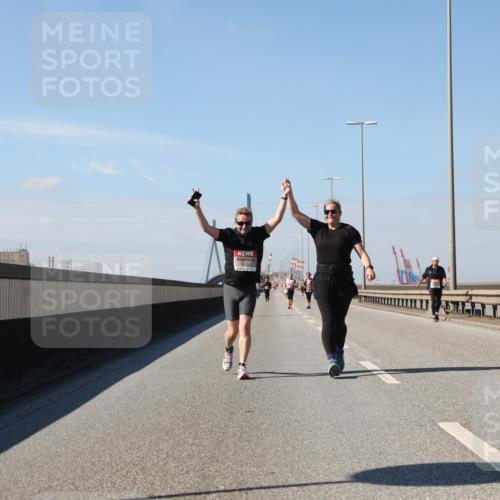 03.10.2025 - Köhlbrandbrückenlauf Yannick Fuchs http://msf.ph/oto/9193963 03.10.2025 12:18:02 Position 3  meine-sportfotos.de