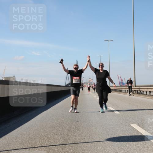 03.10.2025 - Köhlbrandbrückenlauf Yannick Fuchs http://msf.ph/oto/9193967 03.10.2025 12:18:02 Position 3  meine-sportfotos.de