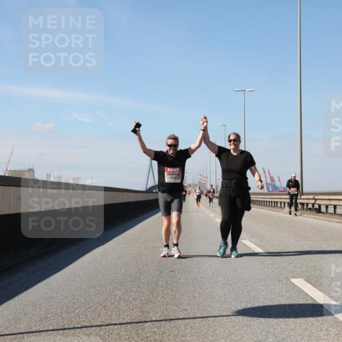03.10.2025 - Köhlbrandbrückenlauf Yannick Fuchs http://msf.ph/oto/9193971 03.10.2025 12:18:02 Position 3  meine-sportfotos.de