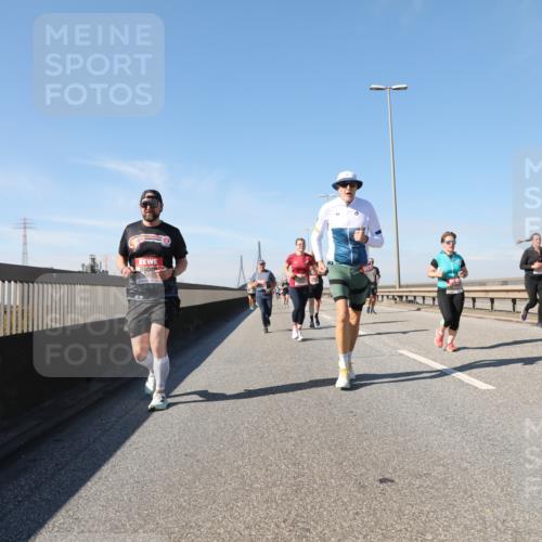 03.10.2025 - Köhlbrandbrückenlauf Yannick Fuchs http://msf.ph/oto/9193991 03.10.2025 11:56:07 Position 3  meine-sportfotos.de