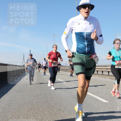 03.10.2025 - Köhlbrandbrückenlauf Yannick Fuchs http://msf.ph/oto/9193994 03.10.2025 11:56:08 Position 3 432 meine-sportfotos.de