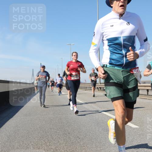 03.10.2025 - Köhlbrandbrückenlauf Yannick Fuchs http://msf.ph/oto/9193998 03.10.2025 11:56:08 Position 3 4324 meine-sportfotos.de