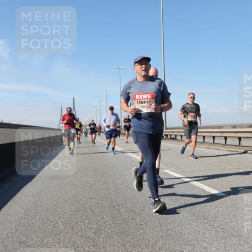 03.10.2025 - Köhlbrandbrückenlauf Yannick Fuchs http://msf.ph/oto/9194010 03.10.2025 11:56:10 Position 3 4833 meine-sportfotos.de