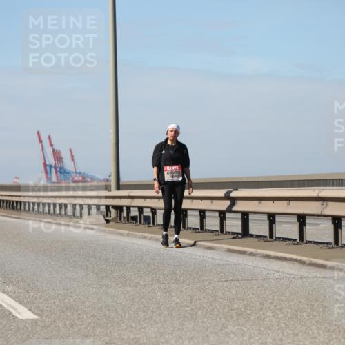 03.10.2025 - Köhlbrandbrückenlauf Yannick Fuchs http://msf.ph/oto/9194024 03.10.2025 12:18:06 Position 3  meine-sportfotos.de