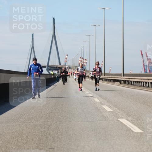 03.10.2025 - Köhlbrandbrückenlauf Yannick Fuchs http://msf.ph/oto/9194027 03.10.2025 12:18:07 Position 3  meine-sportfotos.de