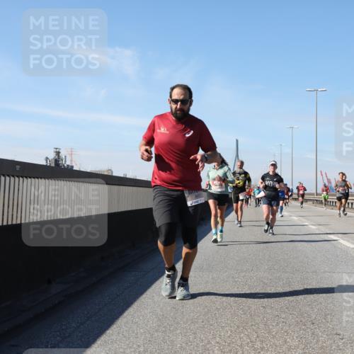03.10.2025 - Köhlbrandbrückenlauf Yannick Fuchs http://msf.ph/oto/9194029 03.10.2025 11:56:13 Position 3 4437 meine-sportfotos.de