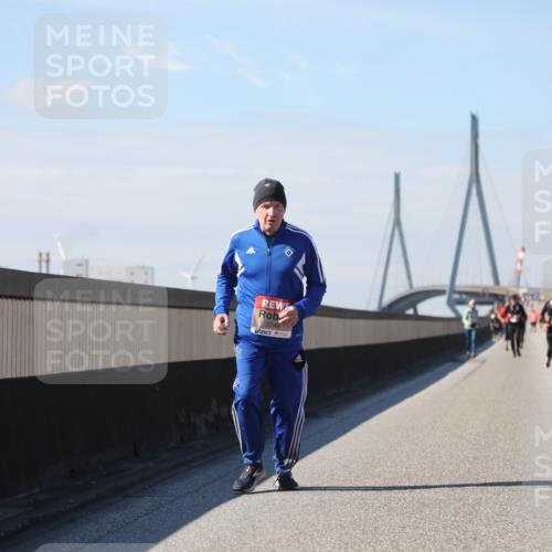 03.10.2025 - Köhlbrandbrückenlauf Yannick Fuchs http://msf.ph/oto/9194036 03.10.2025 12:18:14 Position 3 5748 meine-sportfotos.de