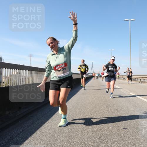 03.10.2025 - Köhlbrandbrückenlauf Yannick Fuchs http://msf.ph/oto/9194067 03.10.2025 11:56:15 Position 3 4356 meine-sportfotos.de