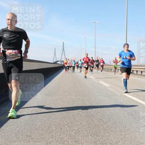 03.10.2025 - Köhlbrandbrückenlauf Yannick Fuchs http://msf.ph/oto/9194102 03.10.2025 11:56:18 Position 3 4311 meine-sportfotos.de