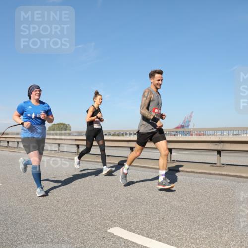 03.10.2025 - Köhlbrandbrückenlauf Yannick Fuchs http://msf.ph/oto/9194122 03.10.2025 11:56:20 Position 3  meine-sportfotos.de