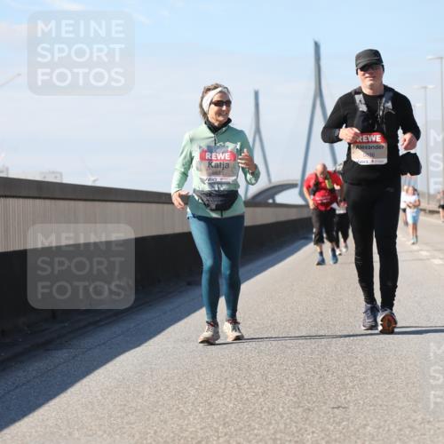 03.10.2025 - Köhlbrandbrückenlauf Yannick Fuchs http://msf.ph/oto/9194143 03.10.2025 12:18:38 Position 3 5635, 5636 meine-sportfotos.de