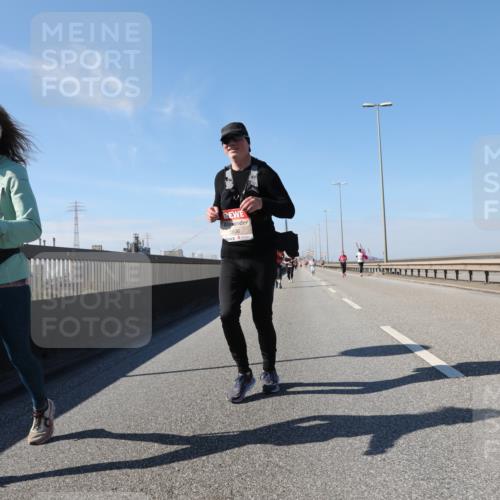 03.10.2025 - Köhlbrandbrückenlauf Yannick Fuchs http://msf.ph/oto/9194162 03.10.2025 12:18:42 Position 3 5636 meine-sportfotos.de