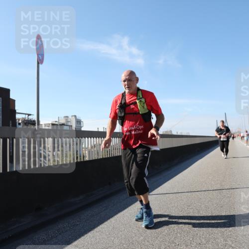 03.10.2025 - Köhlbrandbrückenlauf Yannick Fuchs http://msf.ph/oto/9194198 03.10.2025 12:18:49 Position 3  meine-sportfotos.de