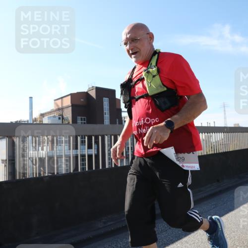 03.10.2025 - Köhlbrandbrückenlauf Yannick Fuchs http://msf.ph/oto/9194210 03.10.2025 12:18:49 Position 3 29 meine-sportfotos.de