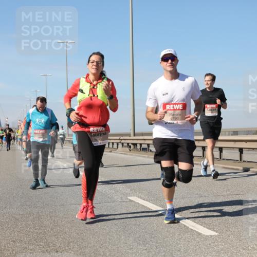 03.10.2025 - Köhlbrandbrückenlauf Yannick Fuchs http://msf.ph/oto/9194212 03.10.2025 11:56:26 Position 3 6790, 4696, 5 meine-sportfotos.de
