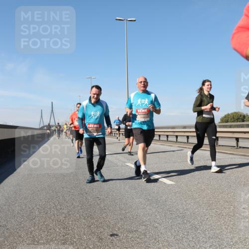 03.10.2025 - Köhlbrandbrückenlauf Yannick Fuchs http://msf.ph/oto/9194232 03.10.2025 11:56:27 Position 3  meine-sportfotos.de