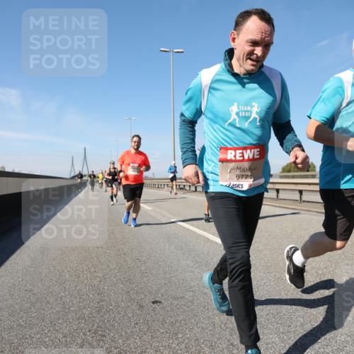 03.10.2025 - Köhlbrandbrückenlauf Yannick Fuchs http://msf.ph/oto/9194249 03.10.2025 11:56:28 Position 3 0536, 6771 meine-sportfotos.de
