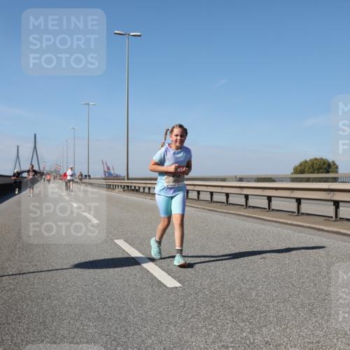 03.10.2025 - Köhlbrandbrückenlauf Yannick Fuchs http://msf.ph/oto/9194284 03.10.2025 12:19:00 Position 3 5611 meine-sportfotos.de