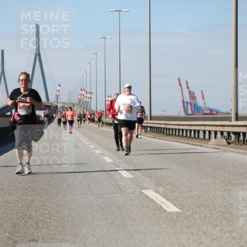 03.10.2025 - Köhlbrandbrückenlauf Yannick Fuchs http://msf.ph/oto/9194322 03.10.2025 12:19:04 Position 3 500 meine-sportfotos.de