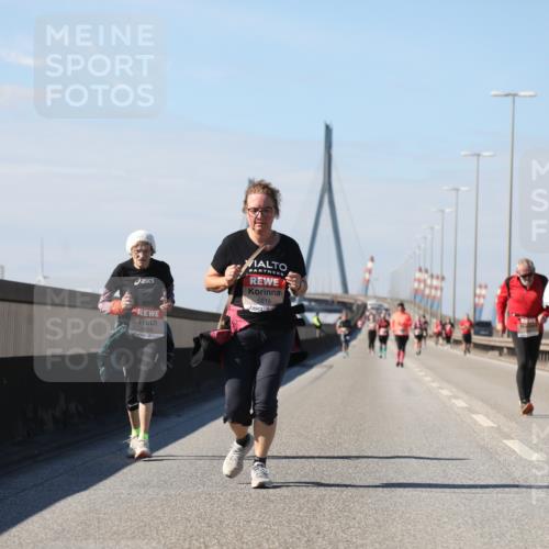 03.10.2025 - Köhlbrandbrückenlauf Yannick Fuchs http://msf.ph/oto/9194327 03.10.2025 12:19:06 Position 3 4824, 5919 meine-sportfotos.de