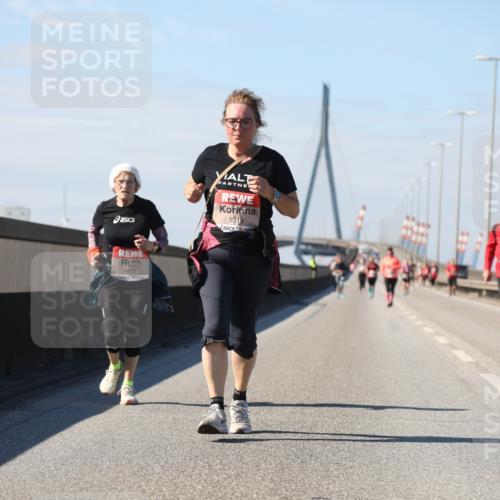03.10.2025 - Köhlbrandbrückenlauf Yannick Fuchs http://msf.ph/oto/9194331 03.10.2025 12:19:07 Position 3 5919, 4824 meine-sportfotos.de