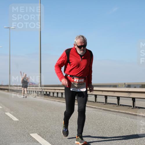 03.10.2025 - Köhlbrandbrückenlauf Yannick Fuchs http://msf.ph/oto/9194355 03.10.2025 12:19:15 Position 3 5327 meine-sportfotos.de