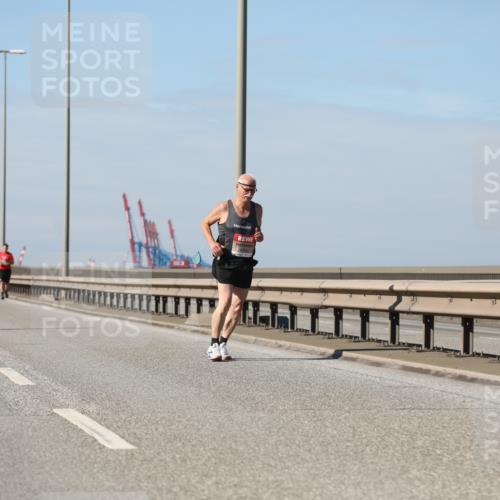 03.10.2025 - Köhlbrandbrückenlauf Yannick Fuchs http://msf.ph/oto/9194371 03.10.2025 12:19:19 Position 3  meine-sportfotos.de