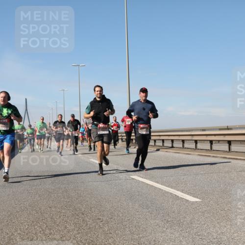 03.10.2025 - Köhlbrandbrückenlauf Yannick Fuchs http://msf.ph/oto/9194374 03.10.2025 11:56:39 Position 3 618 meine-sportfotos.de