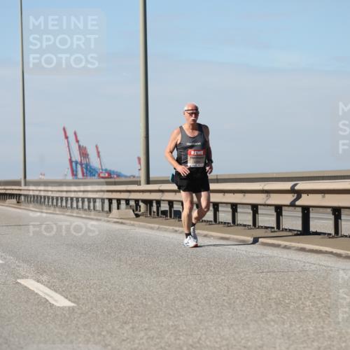 03.10.2025 - Köhlbrandbrückenlauf Yannick Fuchs http://msf.ph/oto/9194379 03.10.2025 12:19:20 Position 3  meine-sportfotos.de
