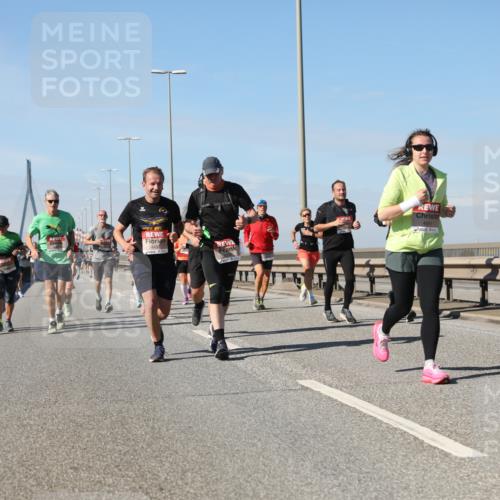 03.10.2025 - Köhlbrandbrückenlauf Yannick Fuchs http://msf.ph/oto/9194402 03.10.2025 11:56:42 Position 3 4431 meine-sportfotos.de
