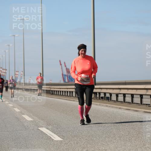 03.10.2025 - Köhlbrandbrückenlauf Yannick Fuchs http://msf.ph/oto/9194409 03.10.2025 12:19:27 Position 3  meine-sportfotos.de