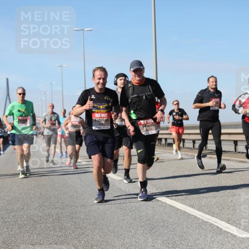 03.10.2025 - Köhlbrandbrückenlauf Yannick Fuchs http://msf.ph/oto/9194411 03.10.2025 11:56:42 Position 3 4431, 330 meine-sportfotos.de
