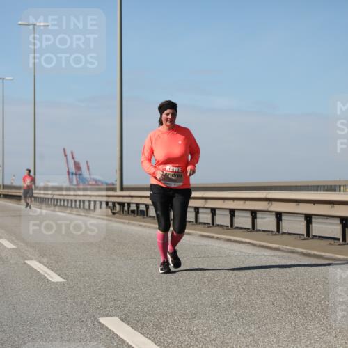 03.10.2025 - Köhlbrandbrückenlauf Yannick Fuchs http://msf.ph/oto/9194416 03.10.2025 12:19:29 Position 3  meine-sportfotos.de