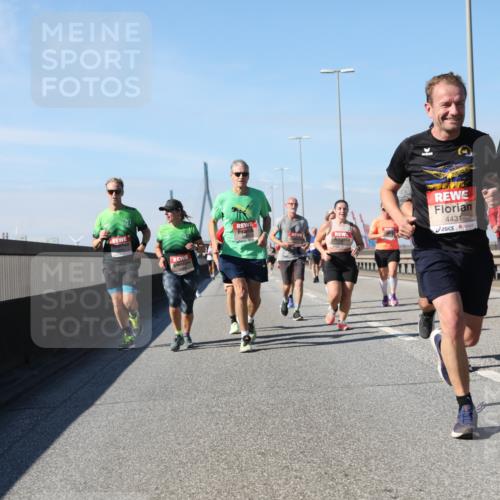 03.10.2025 - Köhlbrandbrückenlauf Yannick Fuchs http://msf.ph/oto/9194419 03.10.2025 11:56:43 Position 3 4431, 4330 meine-sportfotos.de