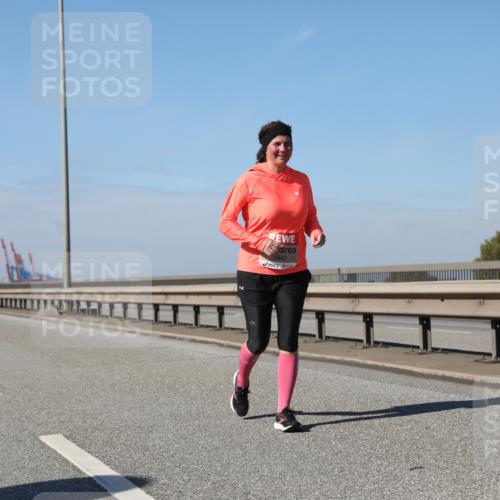 03.10.2025 - Köhlbrandbrückenlauf Yannick Fuchs http://msf.ph/oto/9194427 03.10.2025 12:19:30 Position 3 5860 meine-sportfotos.de