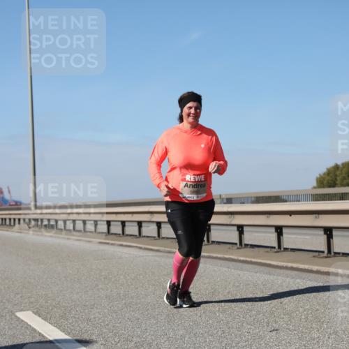 03.10.2025 - Köhlbrandbrückenlauf Yannick Fuchs http://msf.ph/oto/9194431 03.10.2025 12:19:31 Position 3 5860 meine-sportfotos.de