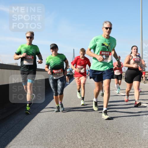 03.10.2025 - Köhlbrandbrückenlauf Yannick Fuchs http://msf.ph/oto/9194446 03.10.2025 11:56:45 Position 3 6623, 6626 meine-sportfotos.de