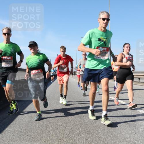 03.10.2025 - Köhlbrandbrückenlauf Yannick Fuchs http://msf.ph/oto/9194450 03.10.2025 11:56:46 Position 3 6623, 6626, 6001 meine-sportfotos.de