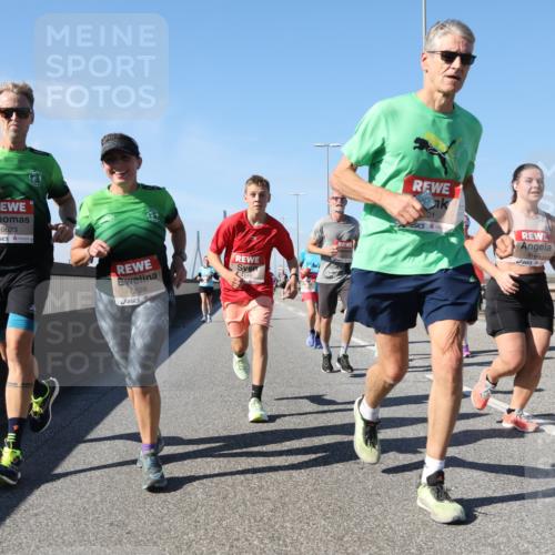 03.10.2025 - Köhlbrandbrückenlauf Yannick Fuchs http://msf.ph/oto/9194453 03.10.2025 11:56:46 Position 3 6623, 6626, 4146, 01, 4168 meine-sportfotos.de